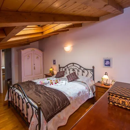 Sleeps 6 * 메나지오