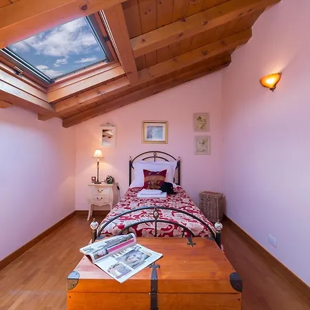 Sleeps 6 메나지오