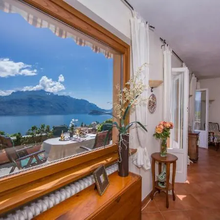 Sleeps 6 Villa *