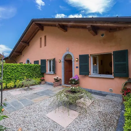 Sleeps 6 Villa *