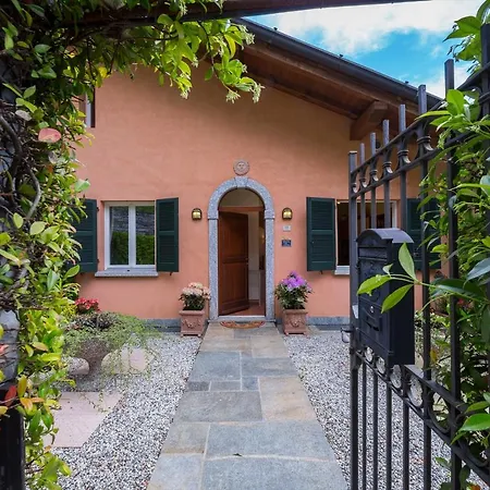 Sleeps 6 Villa Menaggio