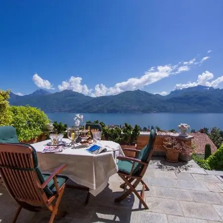 Villa Sleeps 6 *